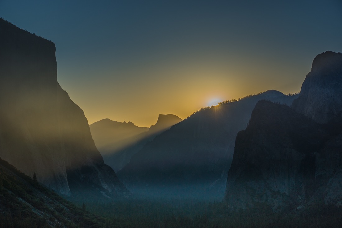Sunrise at Yosemite Valley.jpg